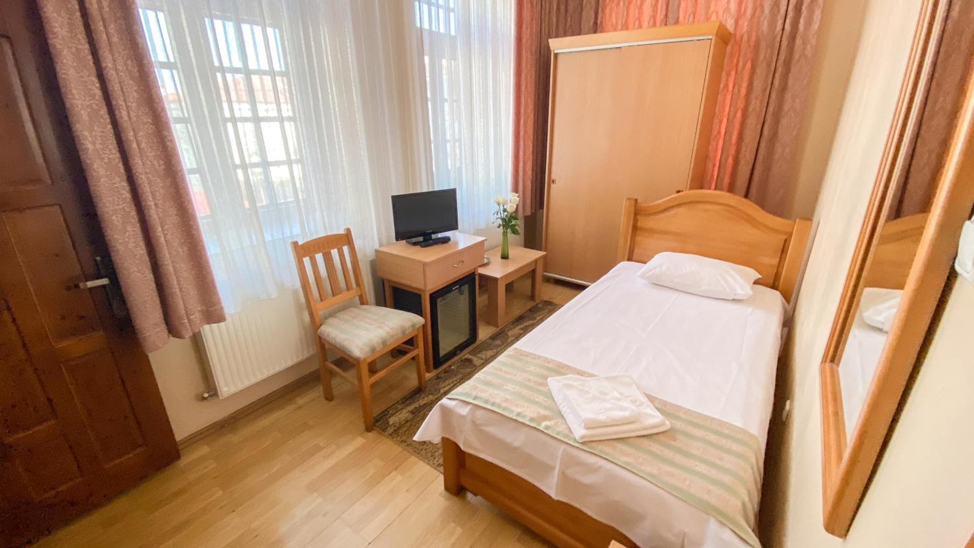 Hotel Regal Брэила Экстерьер фото