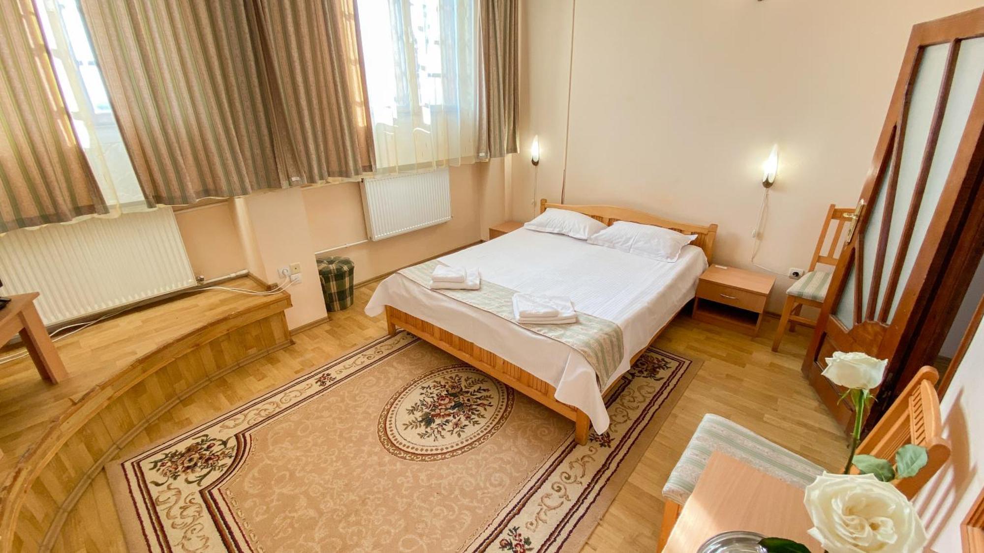 Hotel Regal Брэила Экстерьер фото