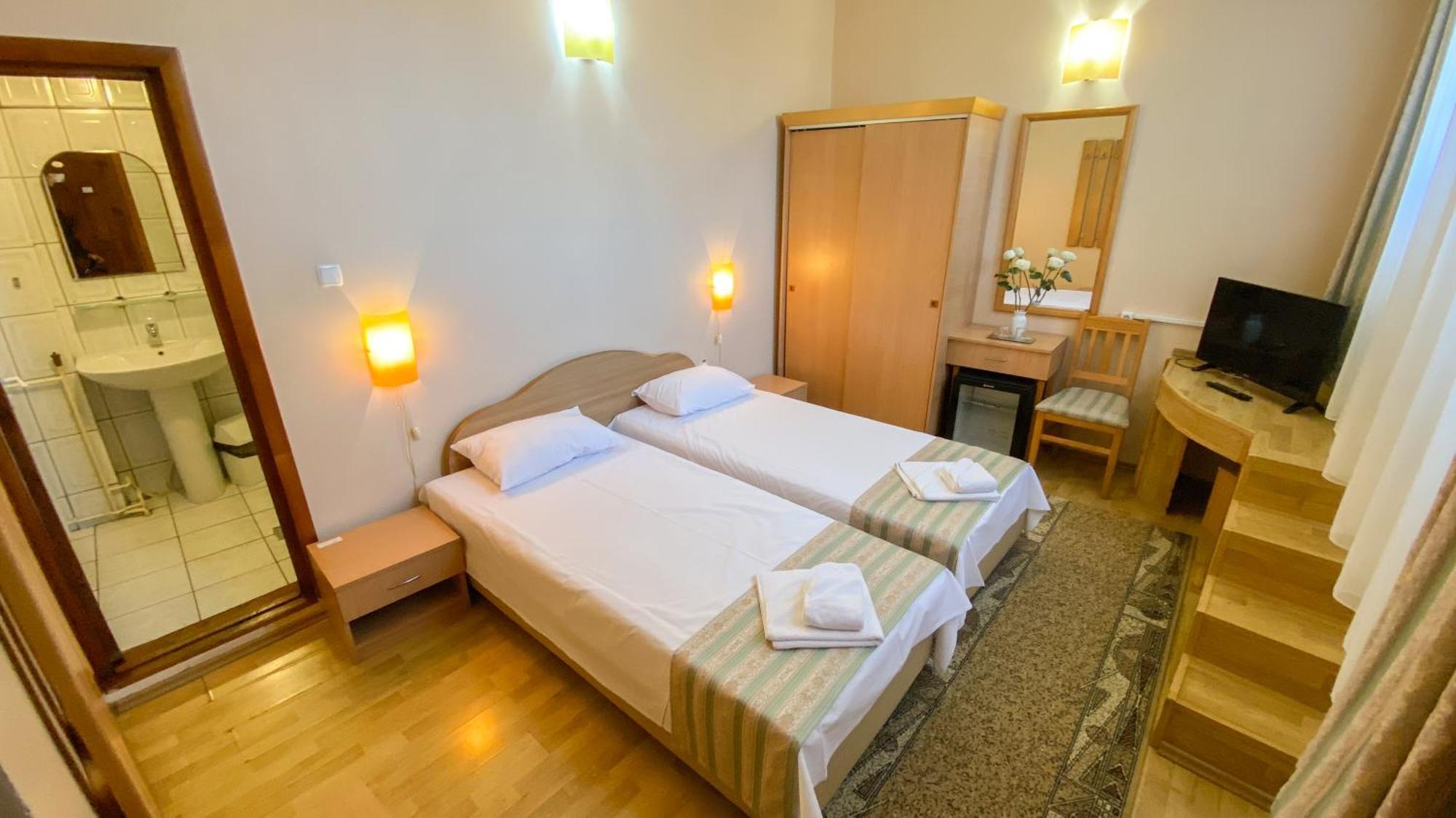 Hotel Regal Брэила Экстерьер фото